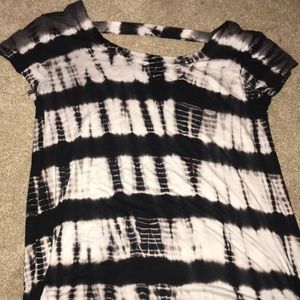 really comfortable black and white tunic